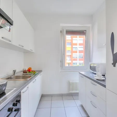 Apartment - Happy *